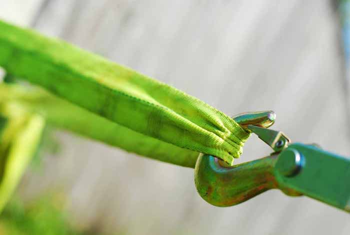 Ручная рычажная автомобильная лебедка HP141D. Лебедка оснащена 3 крюками, и имеет грузоподъемностью 4 тонны