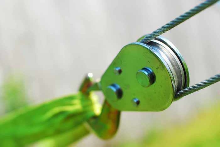 Ручная рычажная автомобильная лебедка HP141D. Лебедка оснащена 3 крюками, и имеет грузоподъемностью 4 тонны