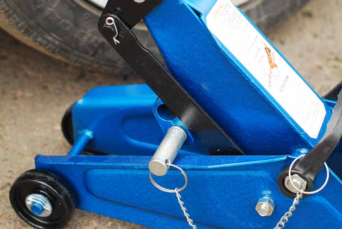 Домкрат гидравлический подкатной 2250 кг с фиксатором