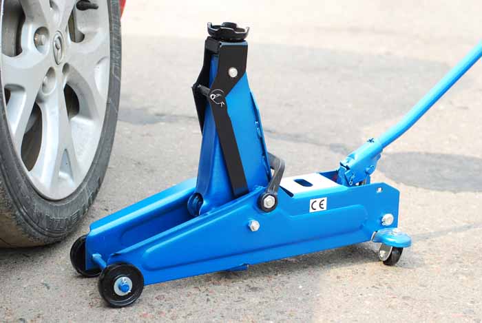 Домкрат гидравлический подкатной PREMIER 2,25 тонны + пластиковый кейс