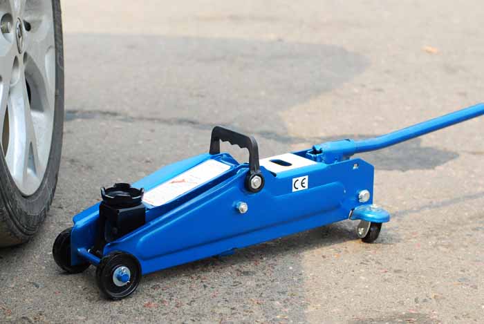 Домкрат гидравлический подкатной PREMIER 2,25 тонны + пластиковый кейс