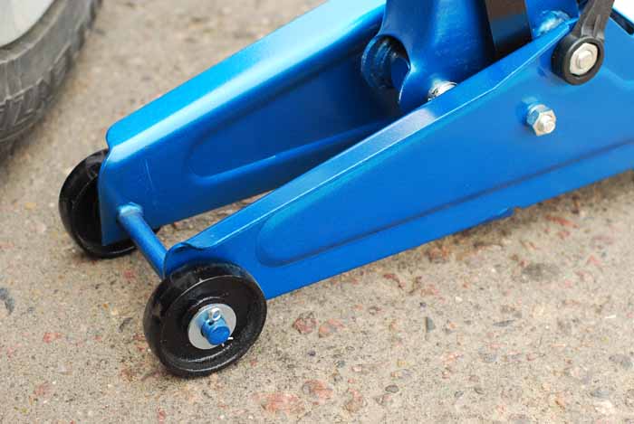 Домкрат гидравлический подкатной PREMIER 2,25 тонны + пластиковый кейс