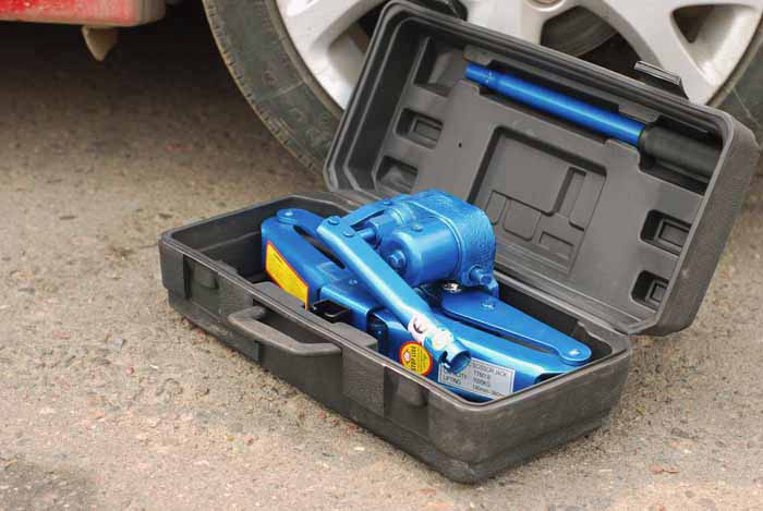 Домкрат гидравлический ромбический PREMIER 1,0 тонна