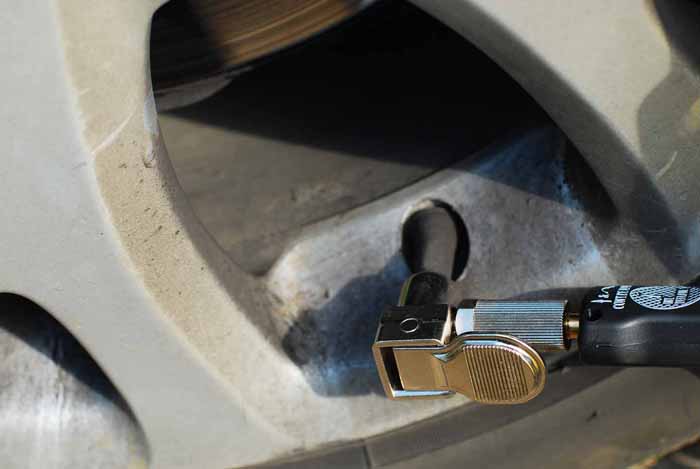 Автомобильный воздушный компрессор БЕРКУТ R17