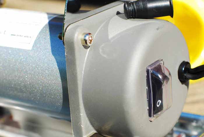 Автомобильный воздушный компрессор БЕРКУТ R20