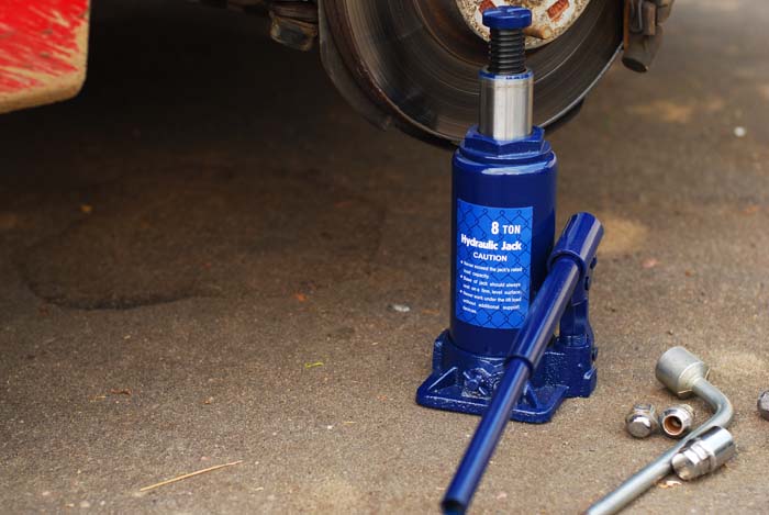 Домкрат бутылочный гидравлический 8 тонн